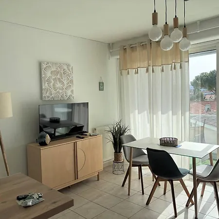 A - 4 Pers, Proche Marche, Balcon, Ascenseur, Equipements Bebe - Fr-1-738-13 Appartement *