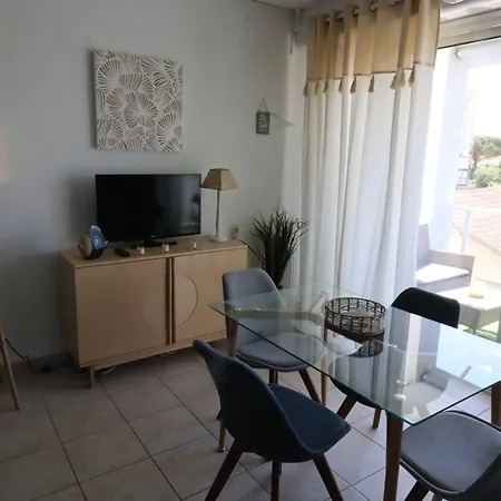 A - 4 Pers, Proche Marche, Balcon, Ascenseur, Equipements Bebe - Fr-1-738-13 Appartement *