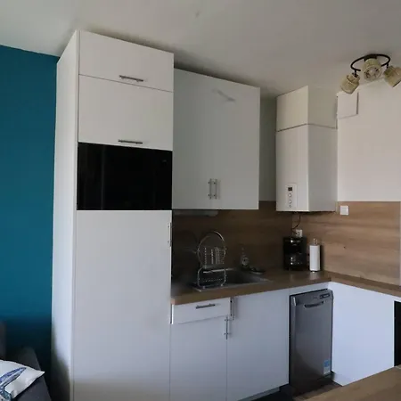 A - 4 Pers, Proche Marche, Balcon, Ascenseur, Equipements Bebe - Fr-1-738-13 Appartement